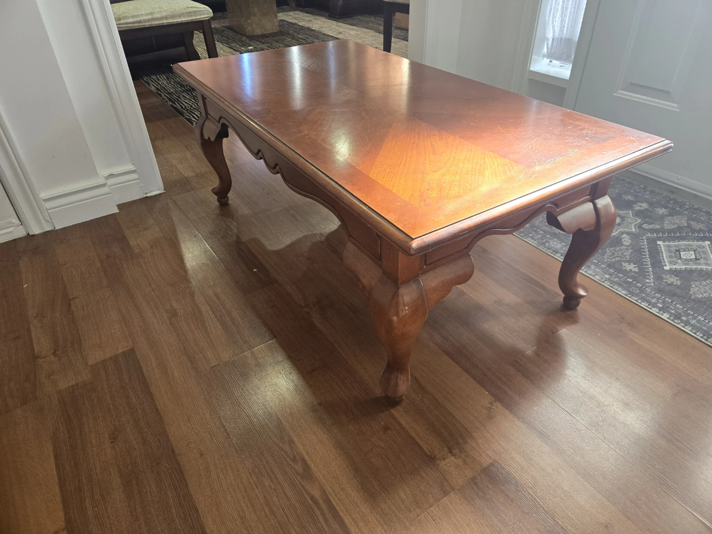 Elegant Wooden Coffee Table - photo 2
