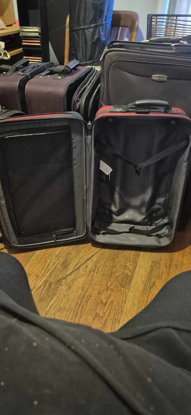 American Tourister Carry-On Luggage - photo 2