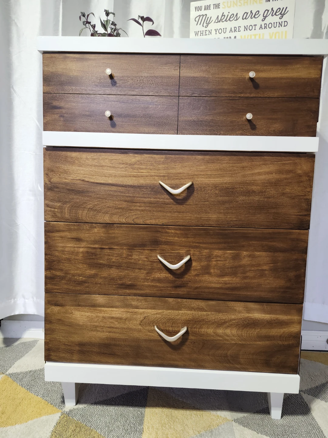 Mid-Century Modern Style 4 Drawer Dresser - photo 4