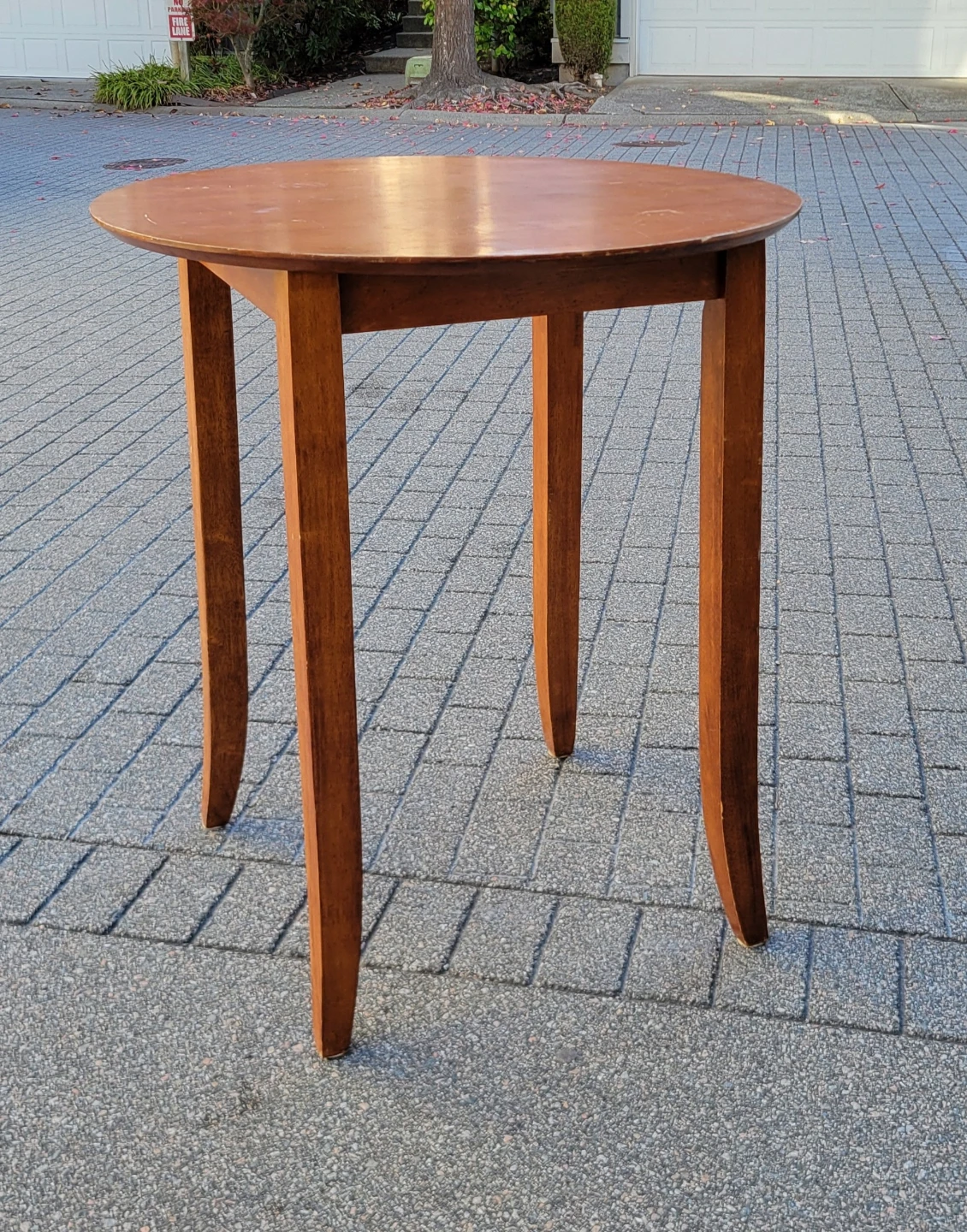 Round Wood Pub Table / High Top Bistro Table