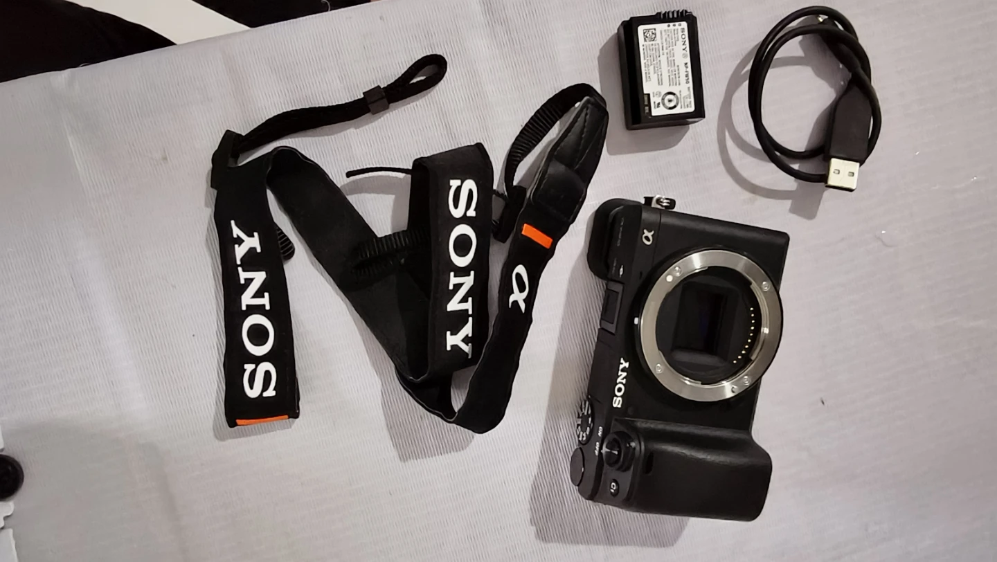 Sony a6400 Mirrorless Camera - photo 4