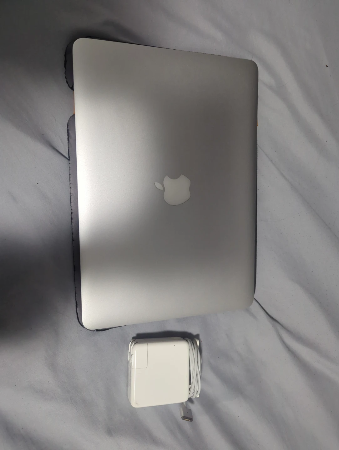 Apple MacBook Air 13-inch Mid 2012 - photo 3