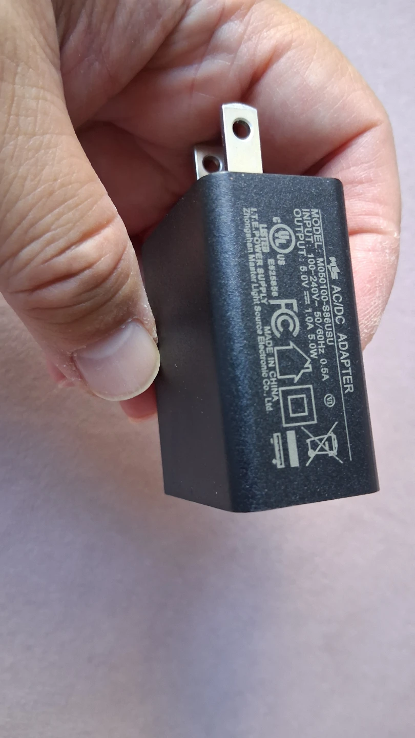 5V USB charger adaptor, NEW - photo 2