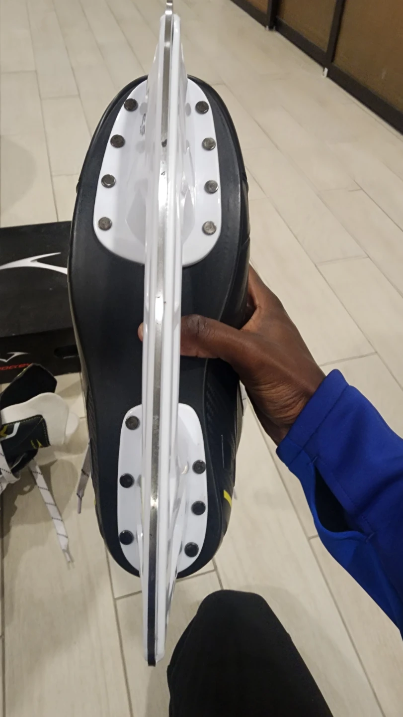 Vic Hockey Skates Size 12 (Adult size) - photo 5