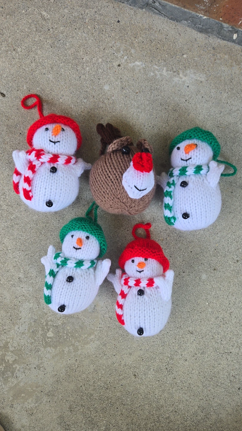 Set of 5 Handmade Knitted Christmas Ornaments - photo 2