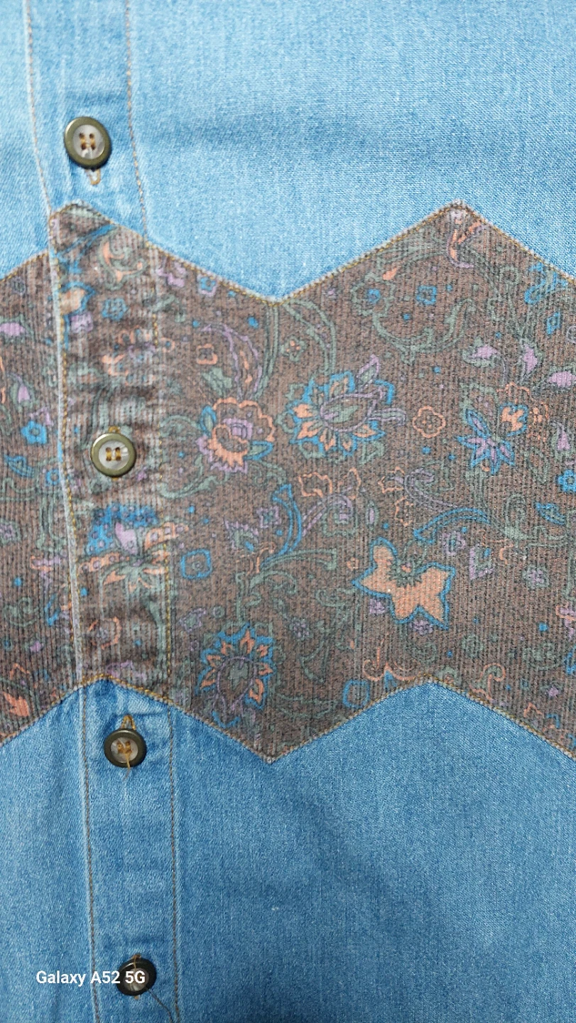 Vintage  90s blue rodeo Denim Shirt with Floral Panel - photo 5