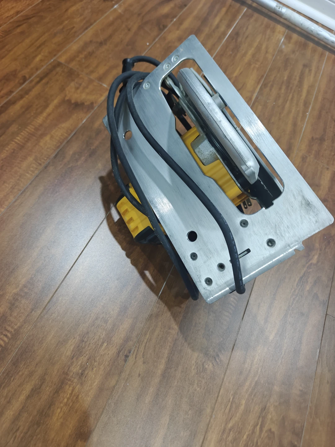 DEWALT DWE575SB 7-1/4 inch Circular Saw