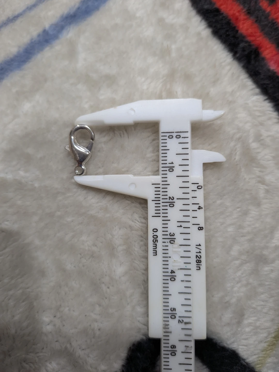 Silver lobster claw clasps - photo 3
