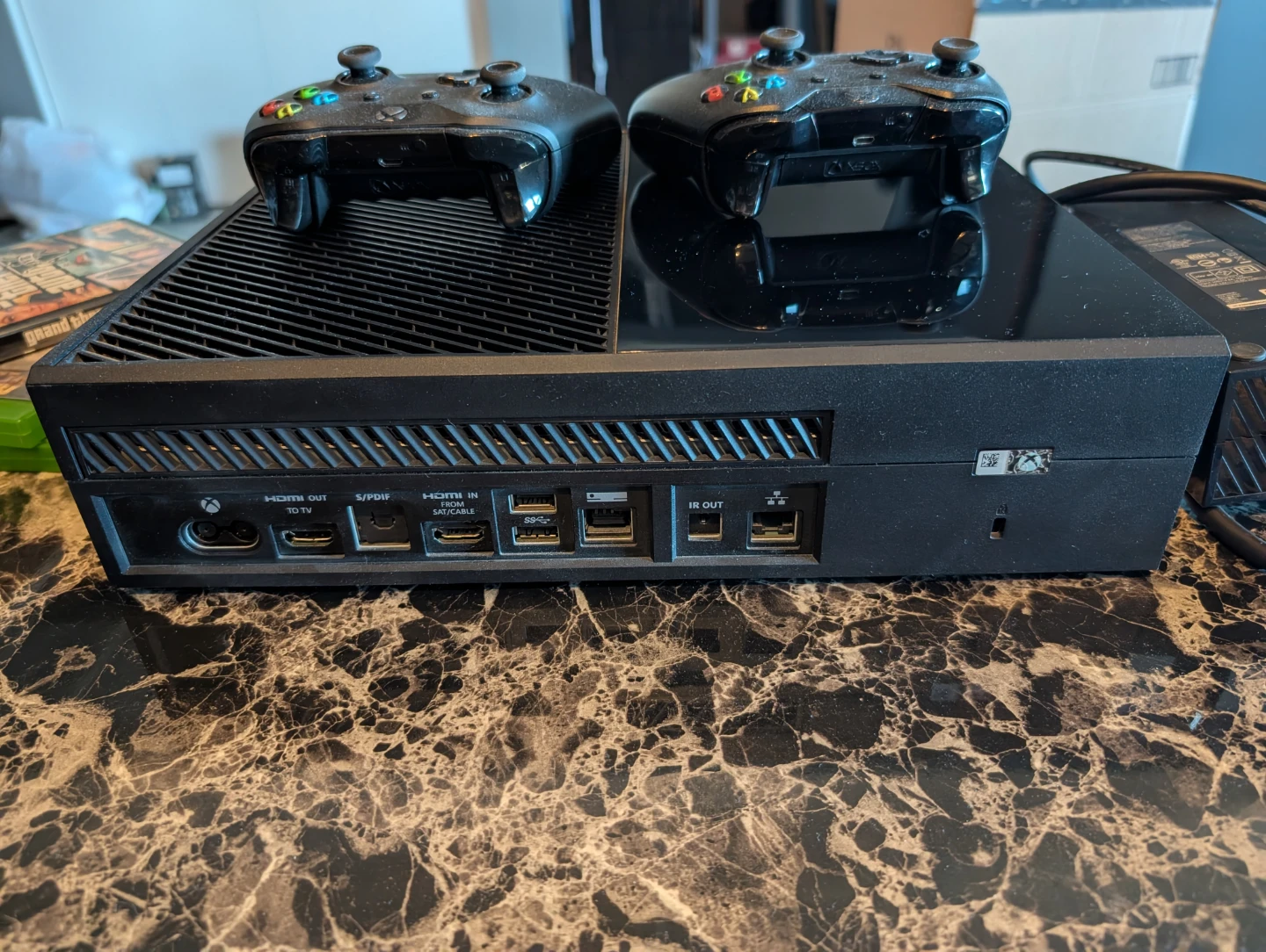 Xbox One Console with 2 Controllers and 3 Games - photo 3