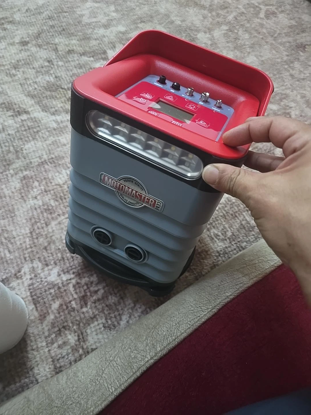 MotoMaster Digital Hi-Flow Inflator - photo 2