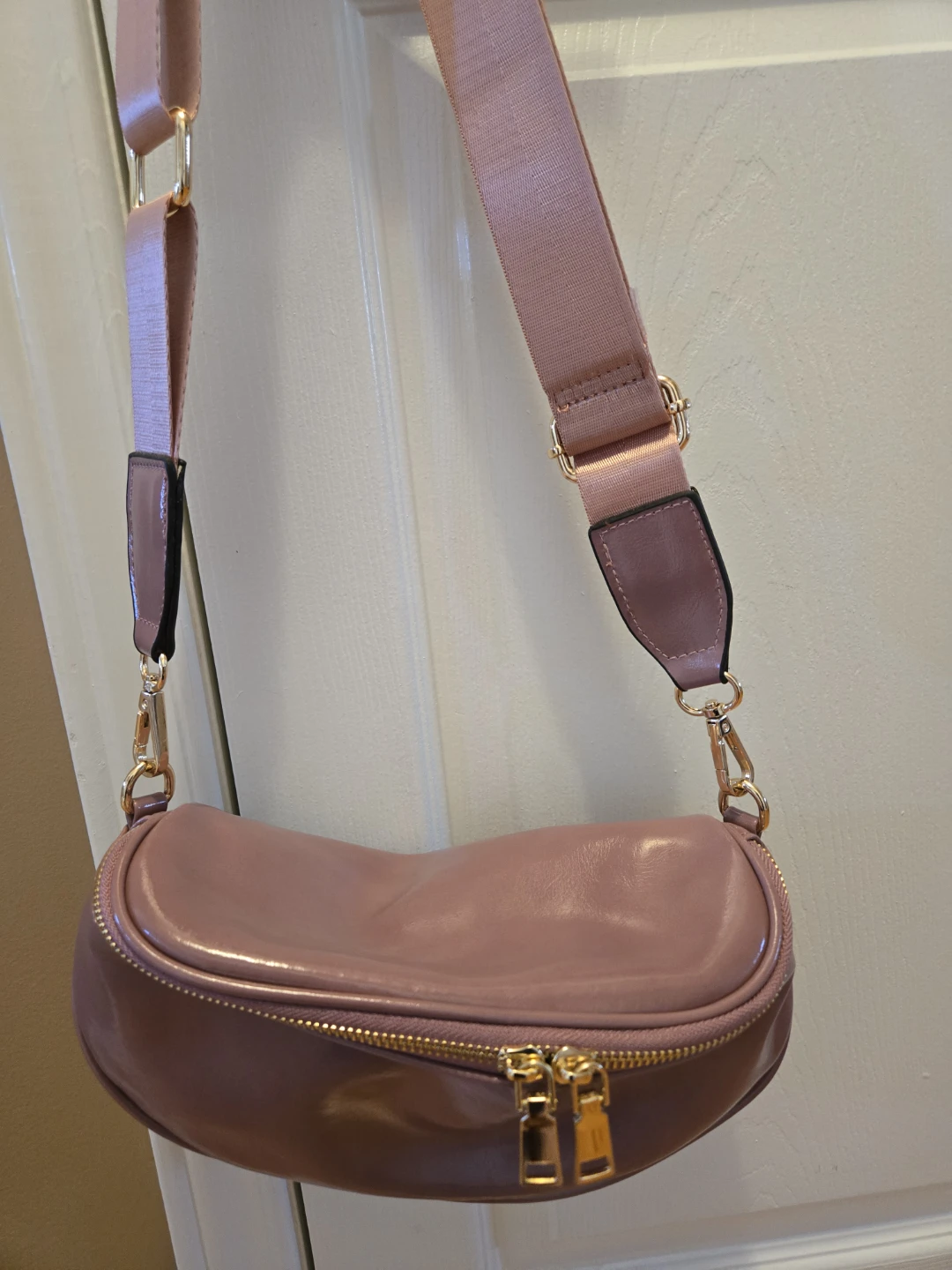 NEW!!!!    Mauve Crossbody Bag