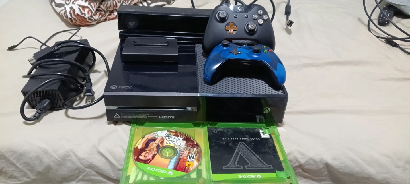 Xbox One Console Bundle and VR