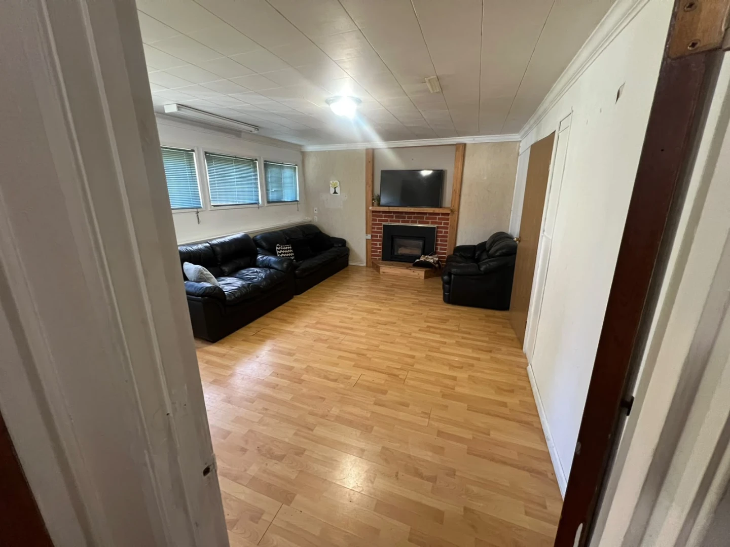 2 bedroom basement on rent