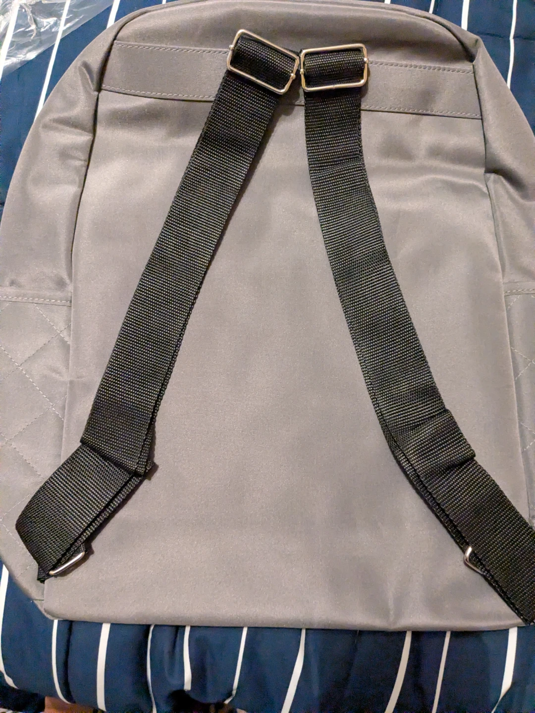 DSW Gray Quilted Nylon Backpack 16 x 16 - photo 5