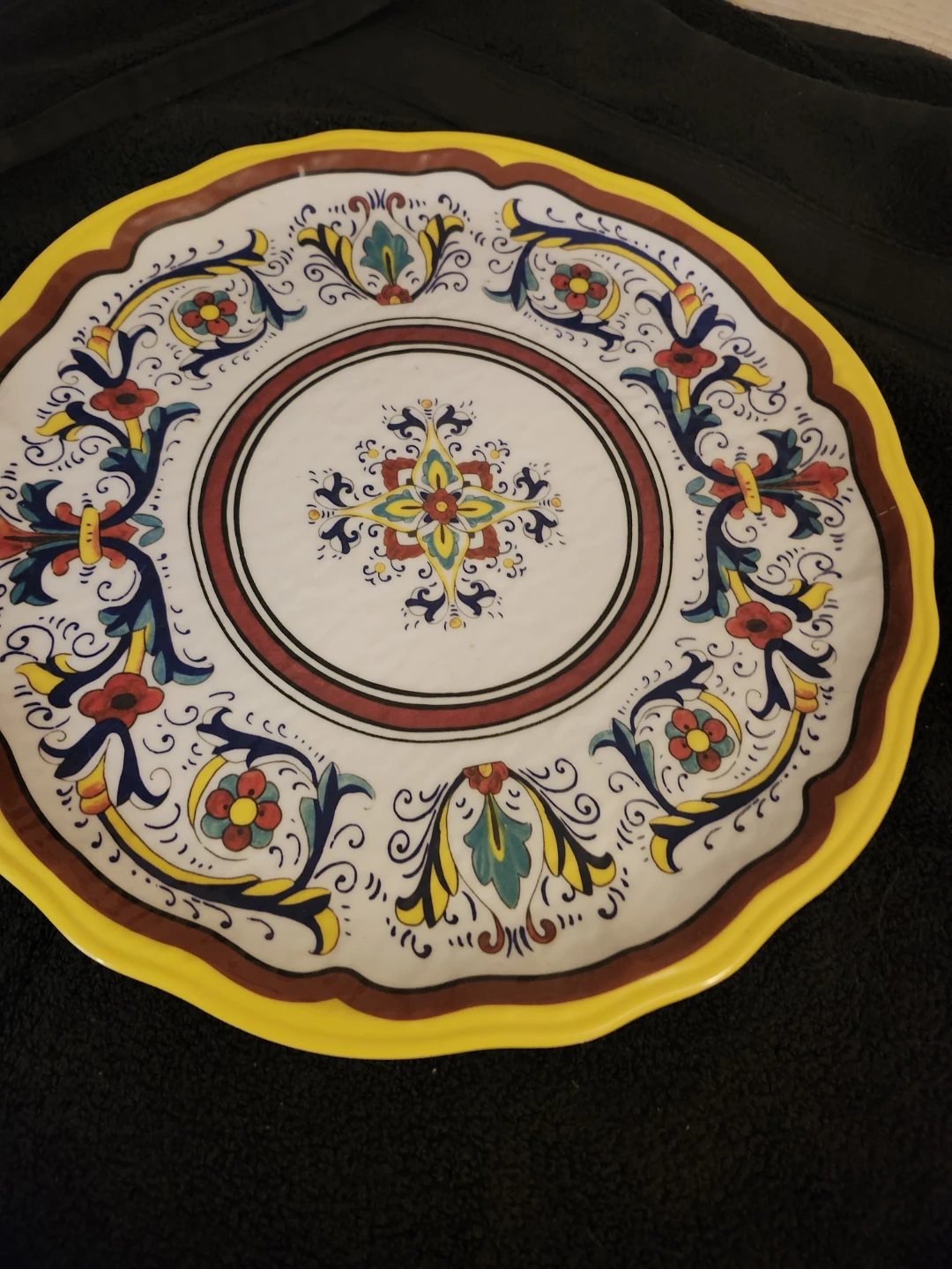 Decorative plastic Serving Plate