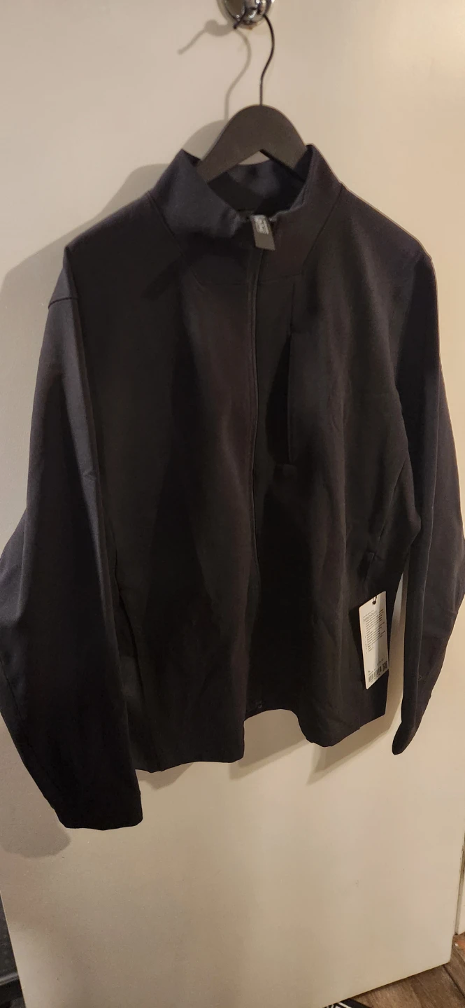 Lululemon Sojourn Jacket - Black - XL