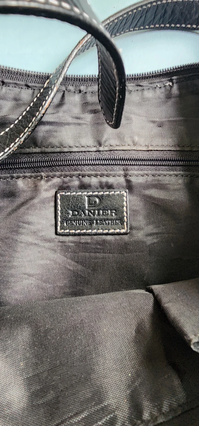 Danier Black Genuine Leather Shoulder Bag - photo 2