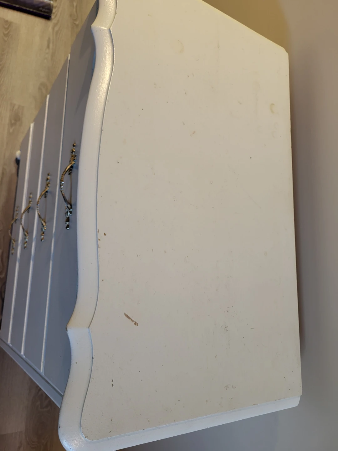 White 4-Drawer Chest of Drawers - photo 3