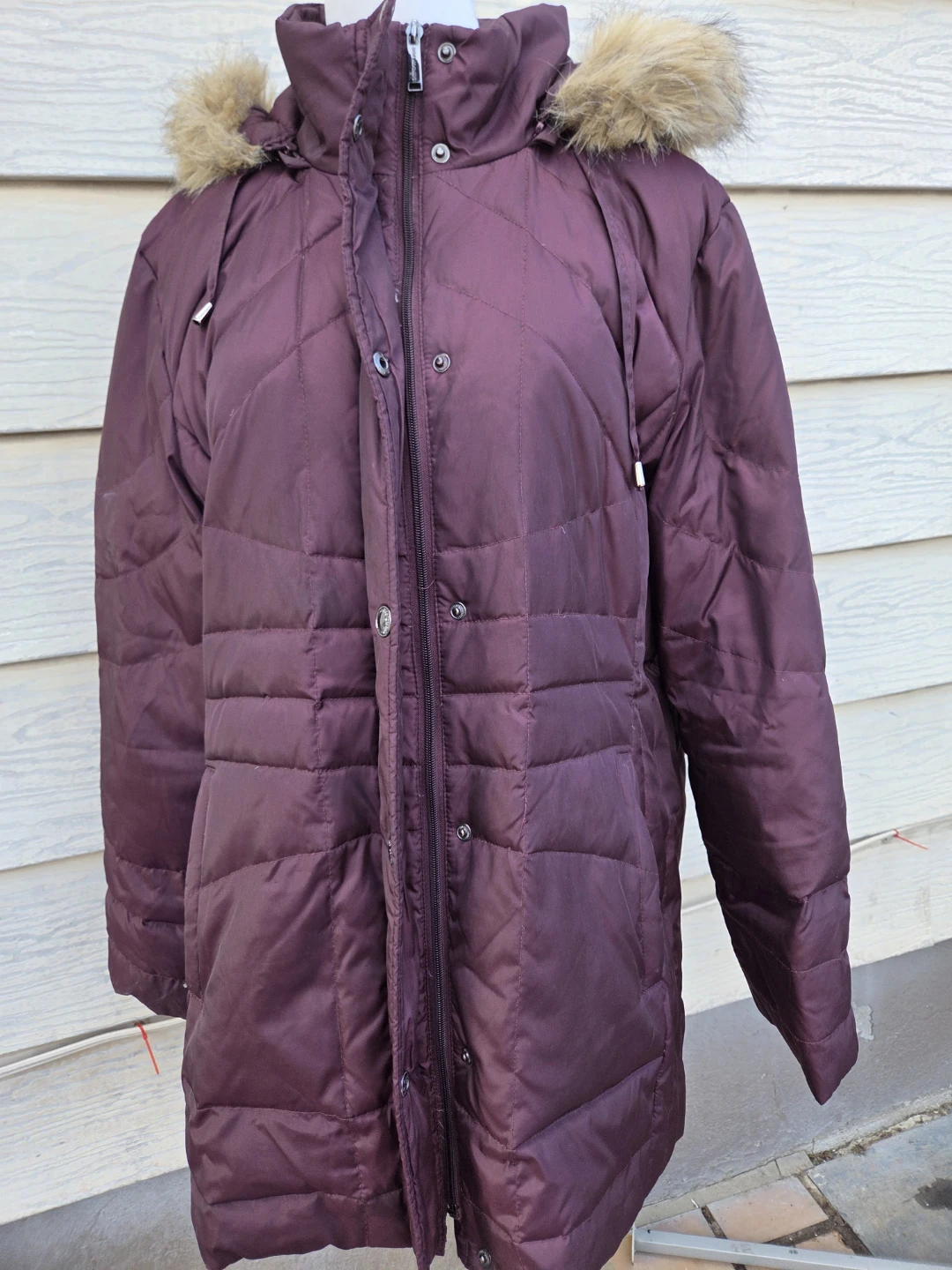 Burgundy Hooded Puffer Coat - photo 4