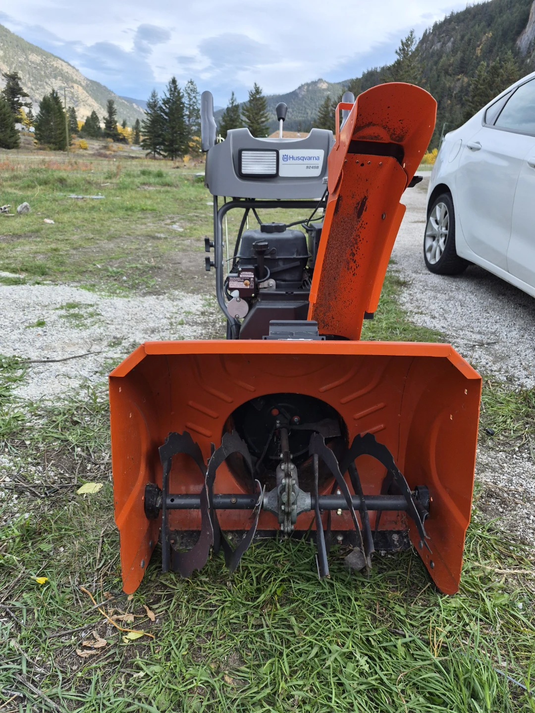 Husqvarna 924SB Snowblower - photo 3