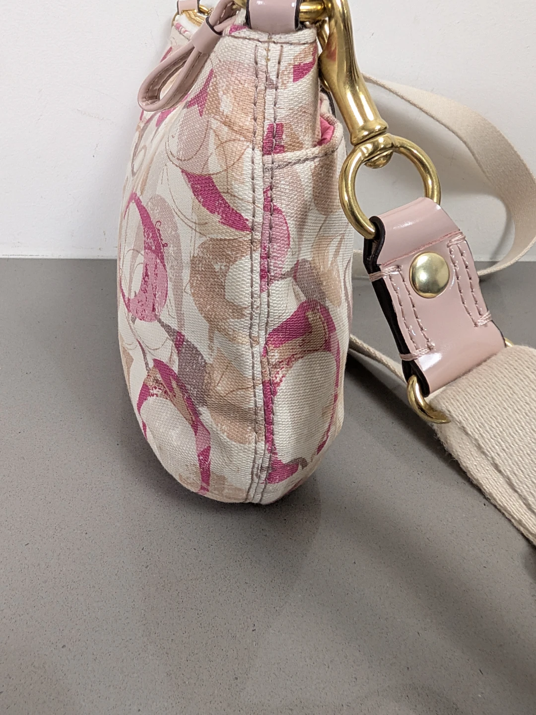 Coach Signature C Crossbody Bag Vintage Y2K Pink 🩷 - photo 4