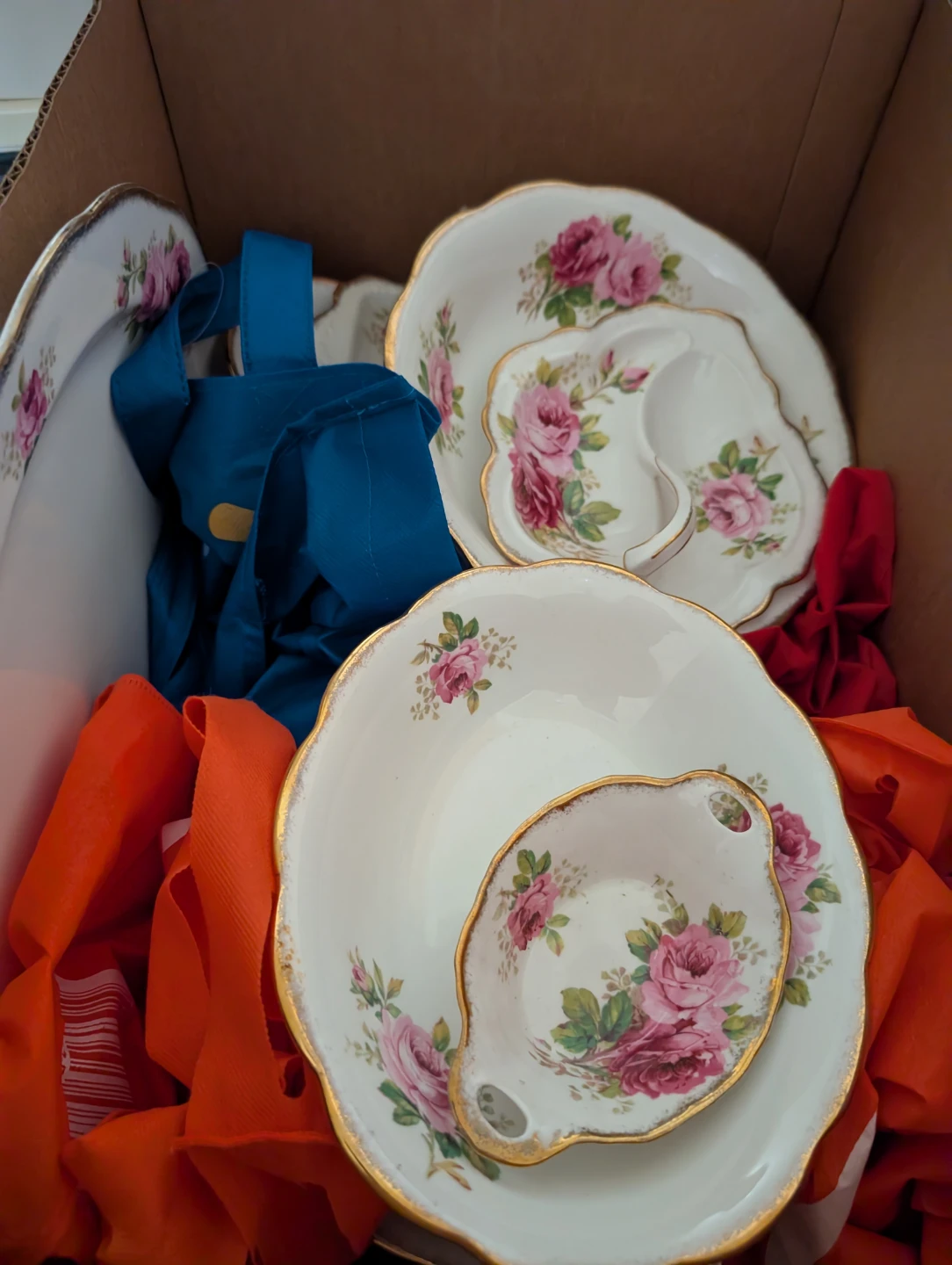 Royal Albert 49-50 american Beauty set