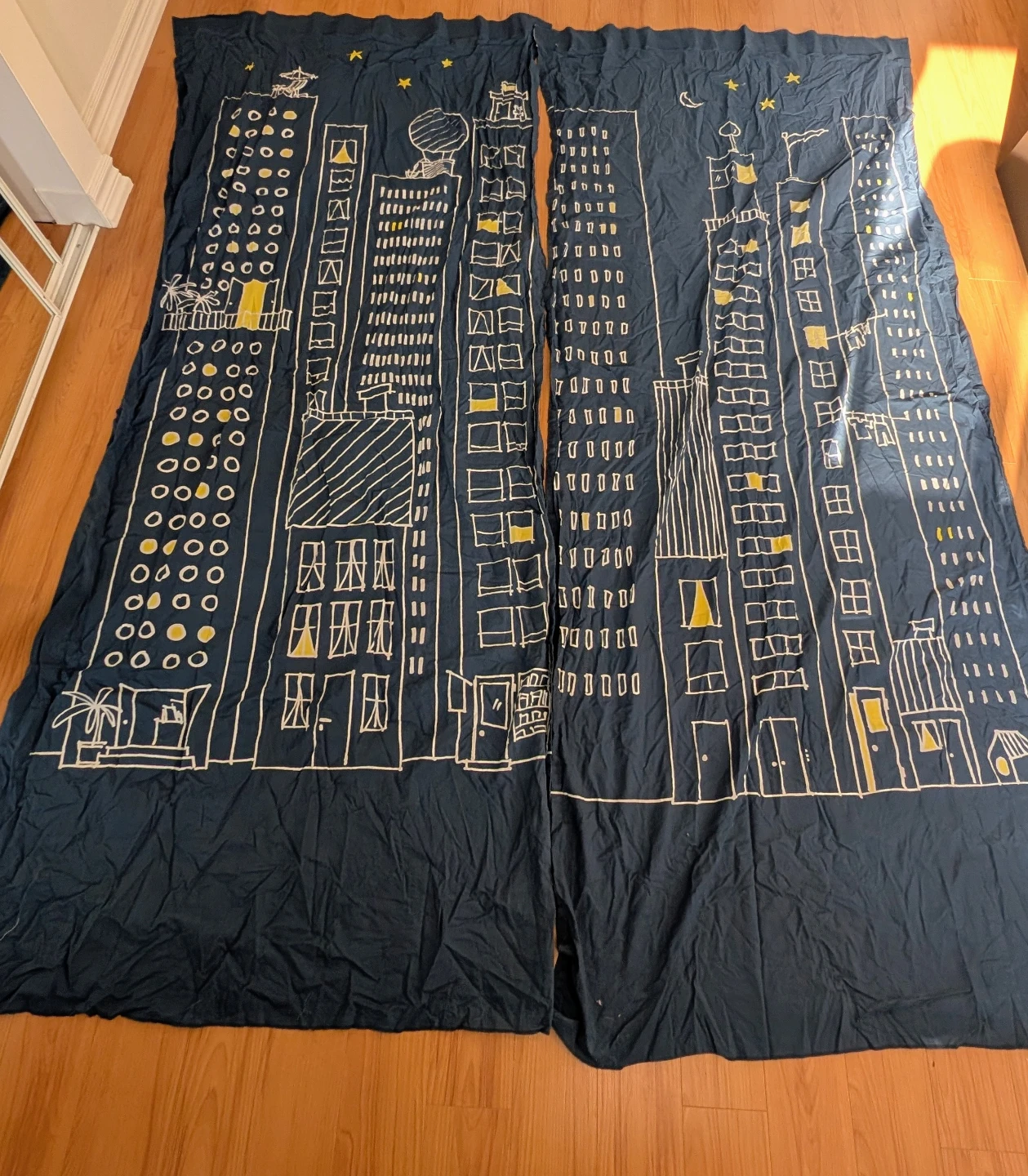 Brand New Set of Two Cityscape Print Curtains