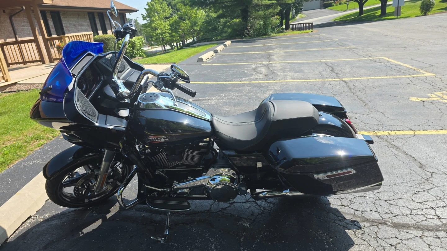 Harley-Davidson Road Glide 117 - photo 2