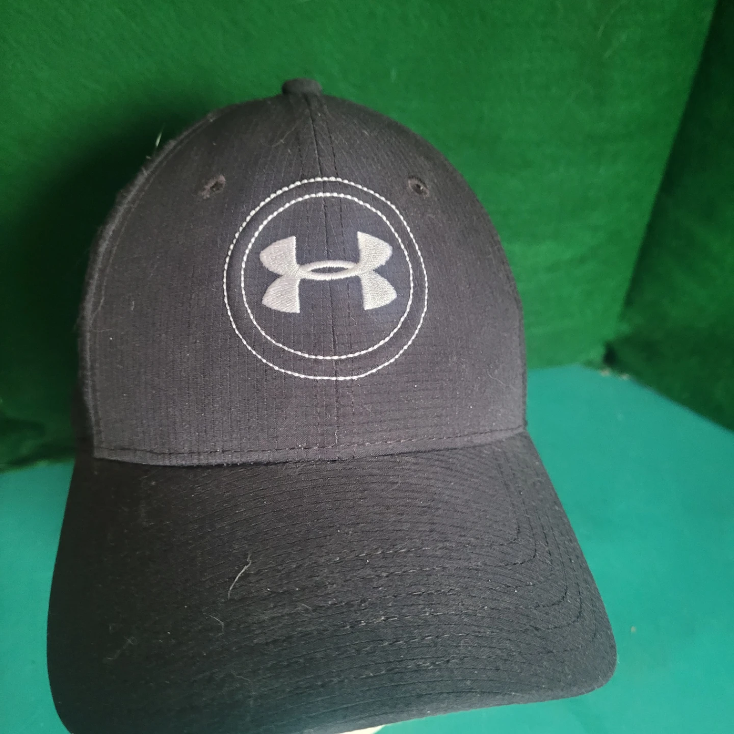 Brand New NWOT Under Armour Golf Hat Black - photo 2