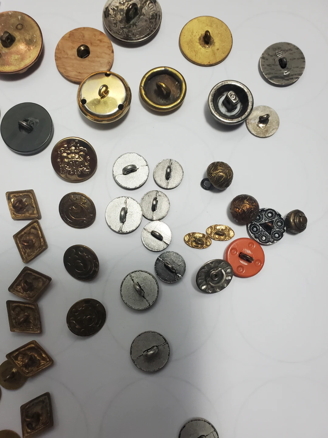 Lot Of Antique Copper/Silver/Gold/Brass Buttons - Non Magnetic - photo 3