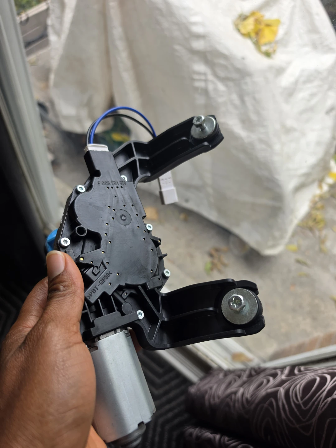 Hyundai Santa Fe - Rear Wiper Motor 2013-3017 - photo 2