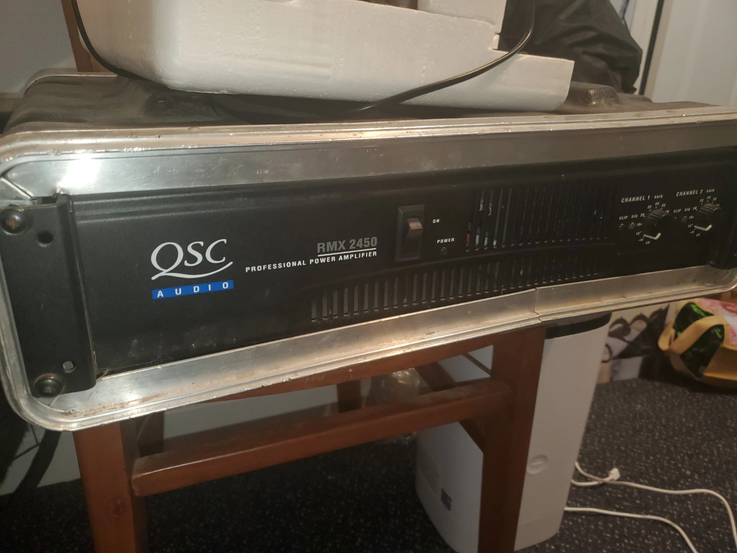 QSC RMX 2450 Professional Power Amplifier
