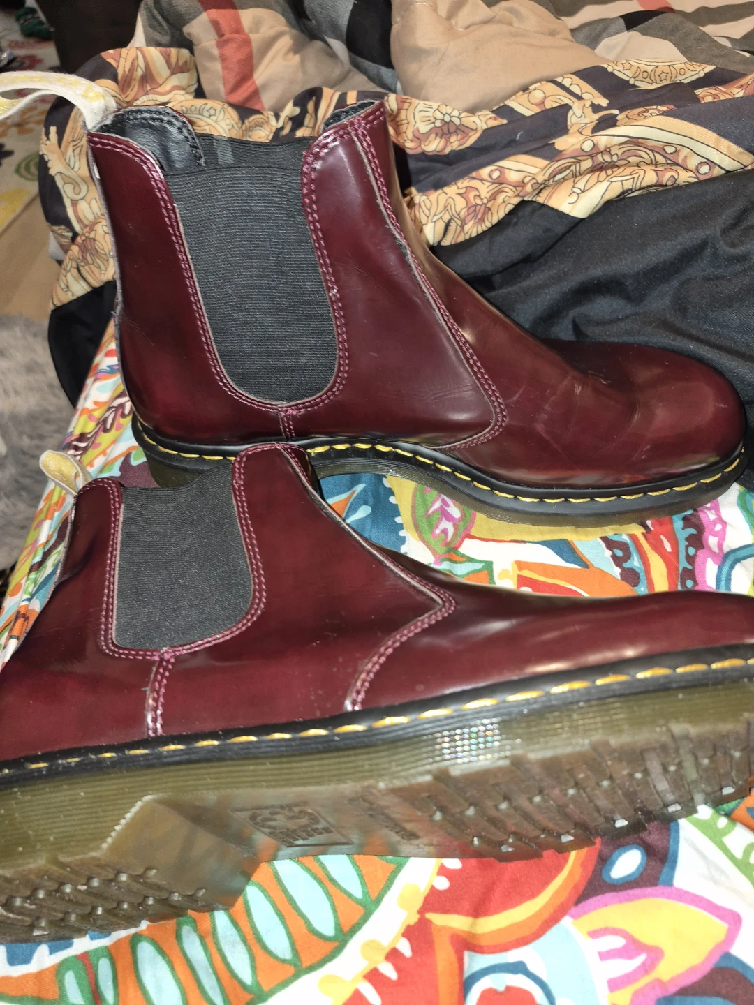 Dr. Martens Chelsea Boots Burgundy