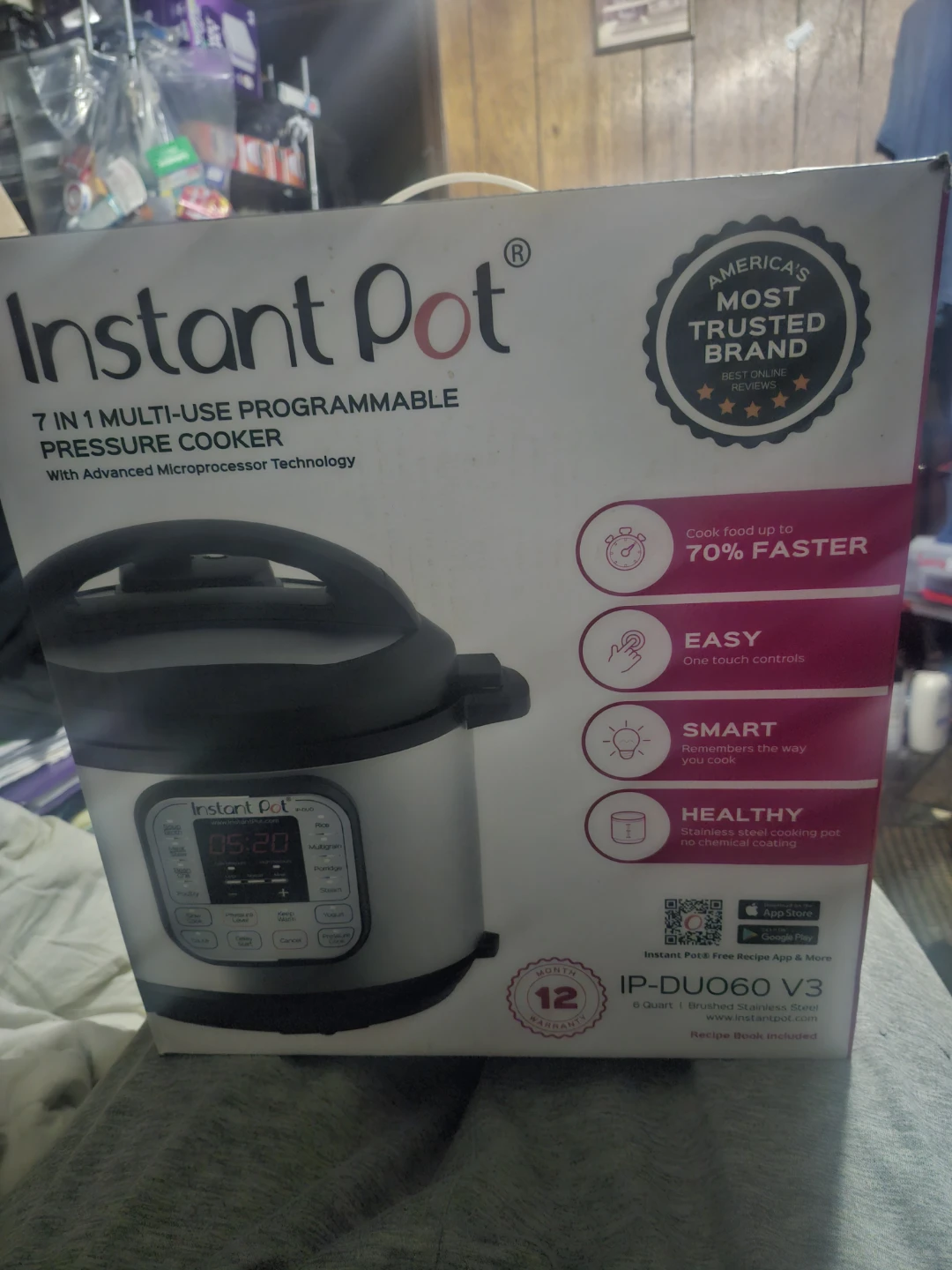 Instant Pot 7-in-1 Pressure Cooker IP-DUO60 V3