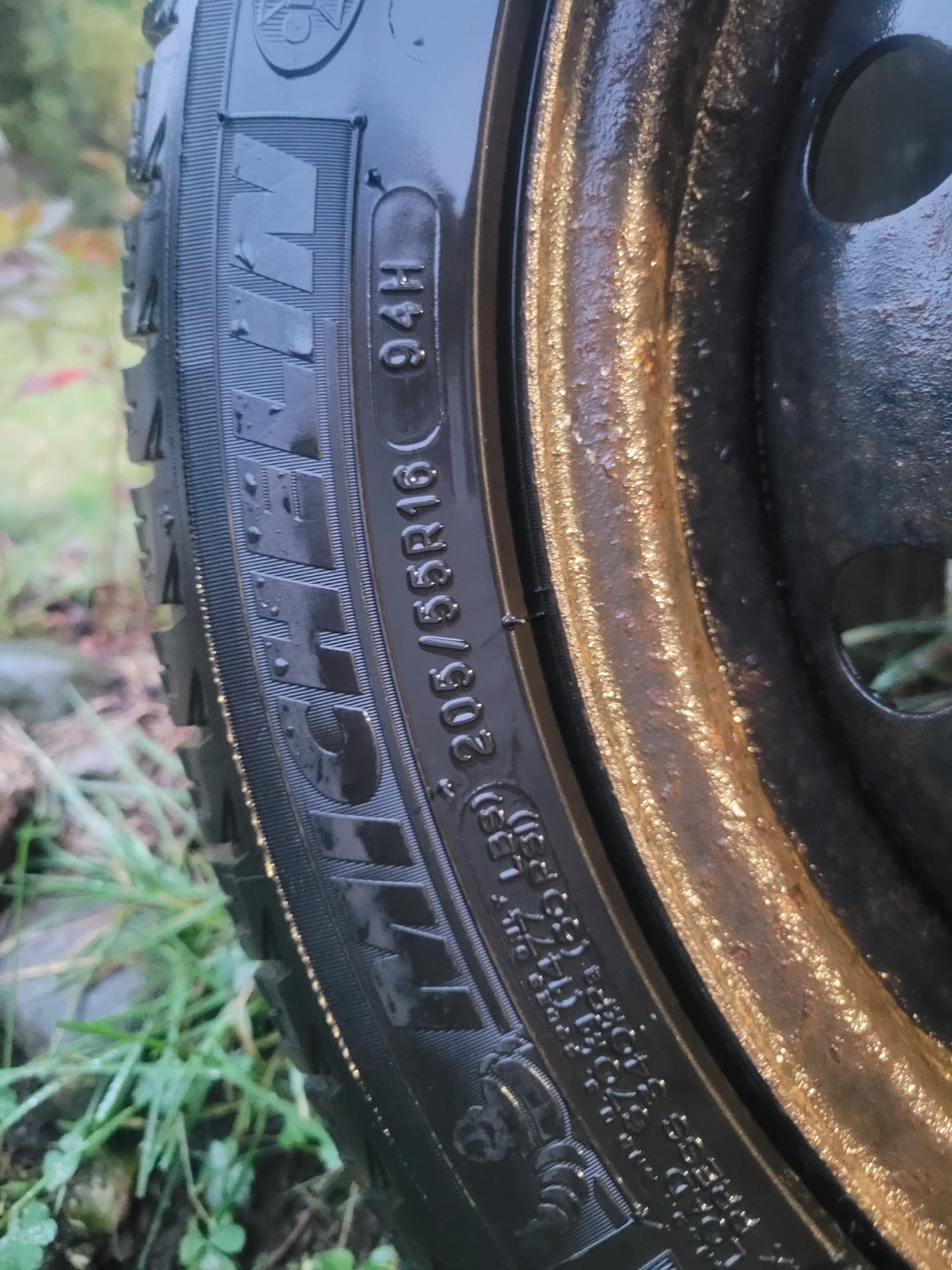 Michelin X-Ice Snow Tires 205/55R16 M+S with rims - photo 3