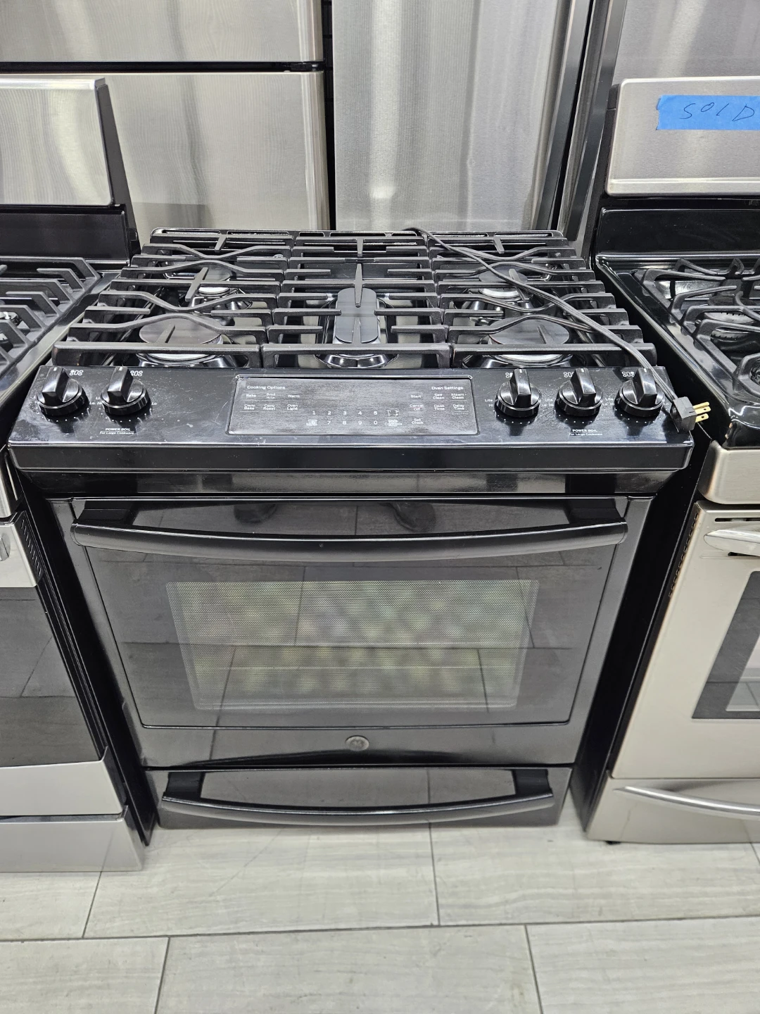 GE Gas Range with Oven