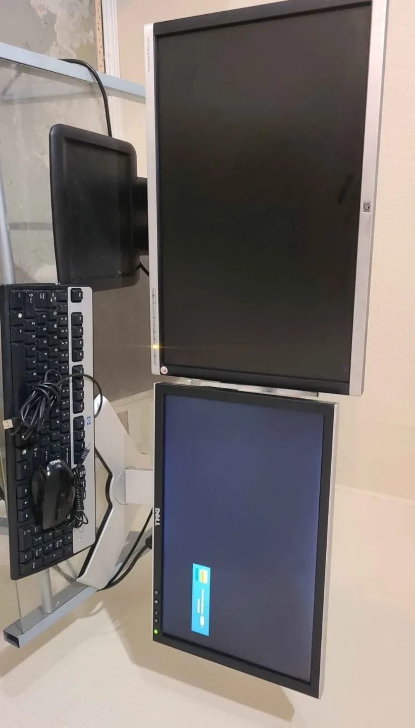 HP and Dell Dual Monitor Setup with Stand