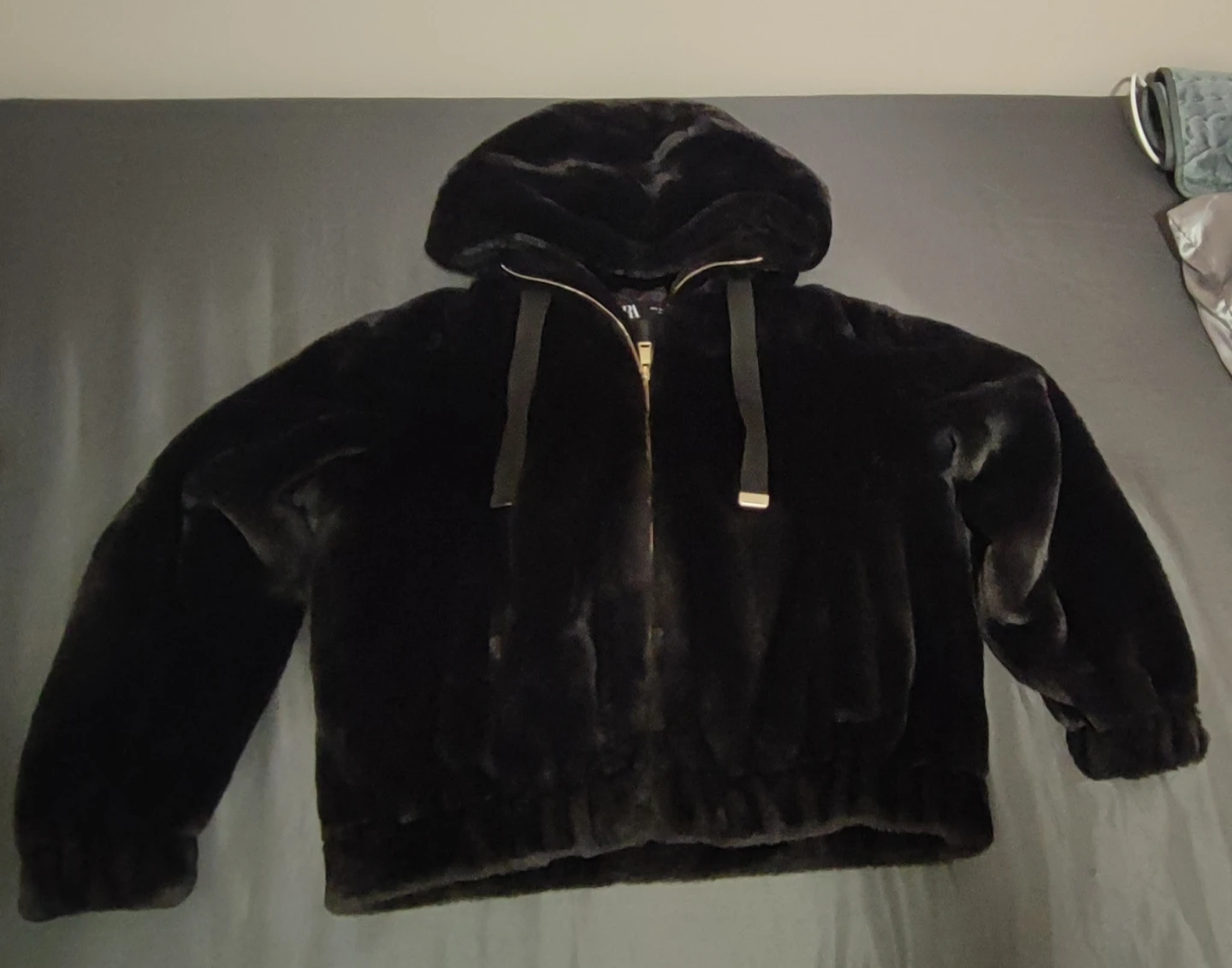 Zara black faux fur zip-up hoodie, size S