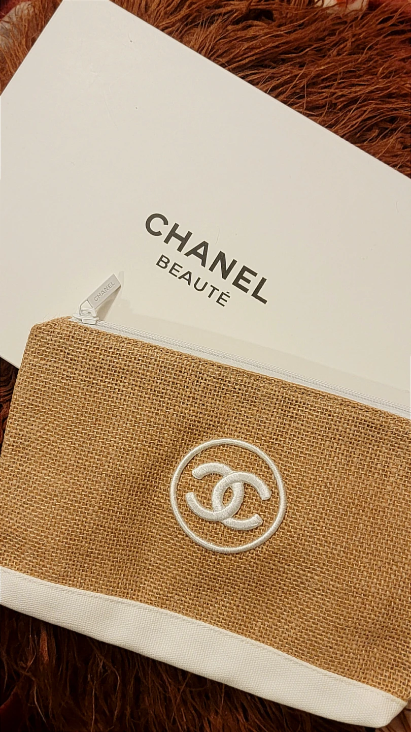NEW Chanel Beauté Gift with purchase Pouch