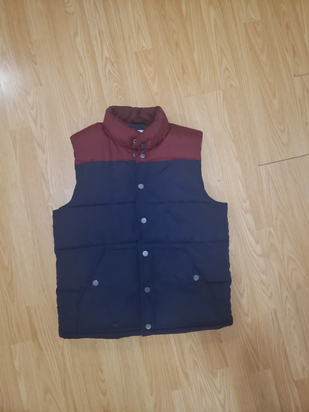 Medium Old Navy Puffer Vest Maroon and Navy - photo 4