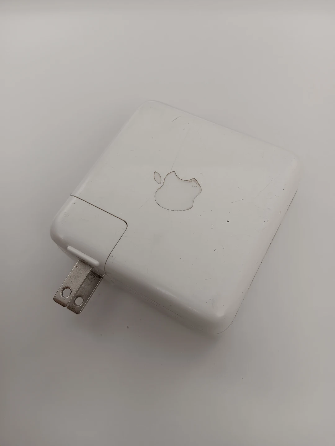 Apple 61W USB-C Power Adapter - photo 2