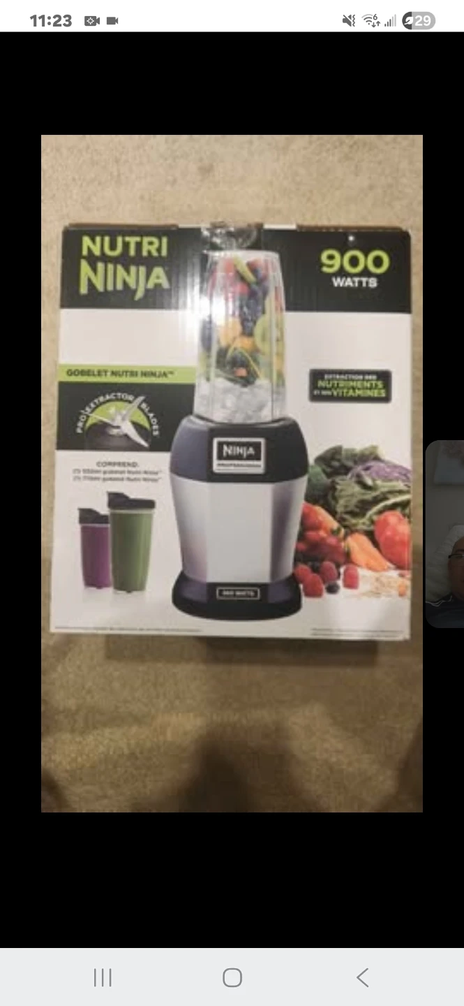 Nutri Ninja 900 watts personal blender