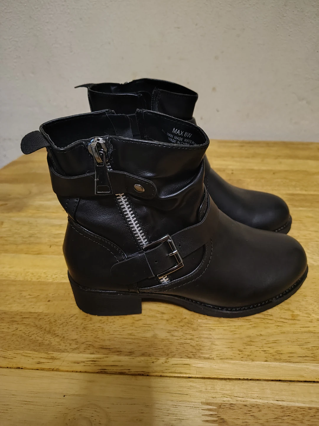 Black ankle boots size 8W - photo 2