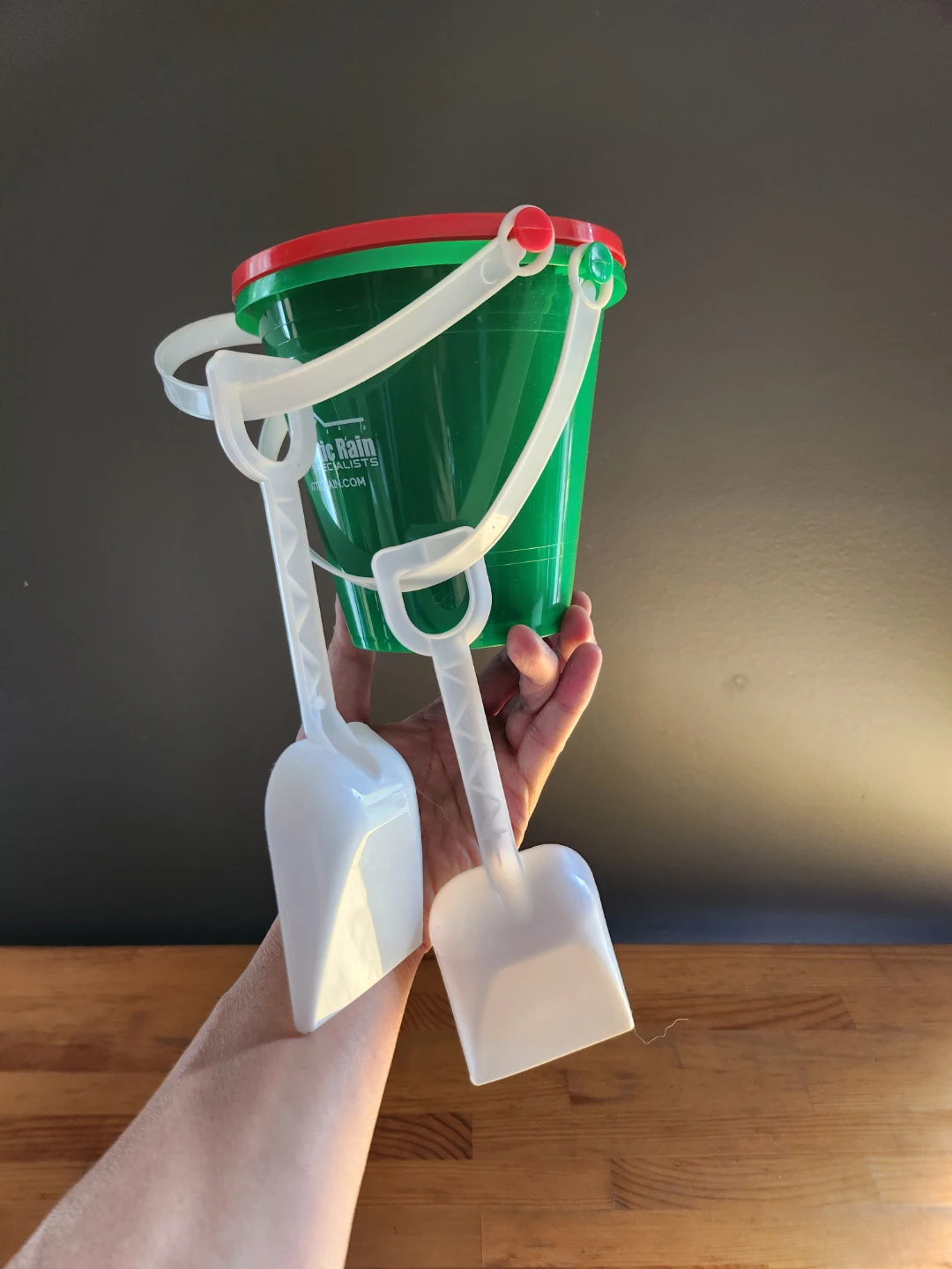 Sand Bucket and Shovel Set Plastic Red and Green - photo 2