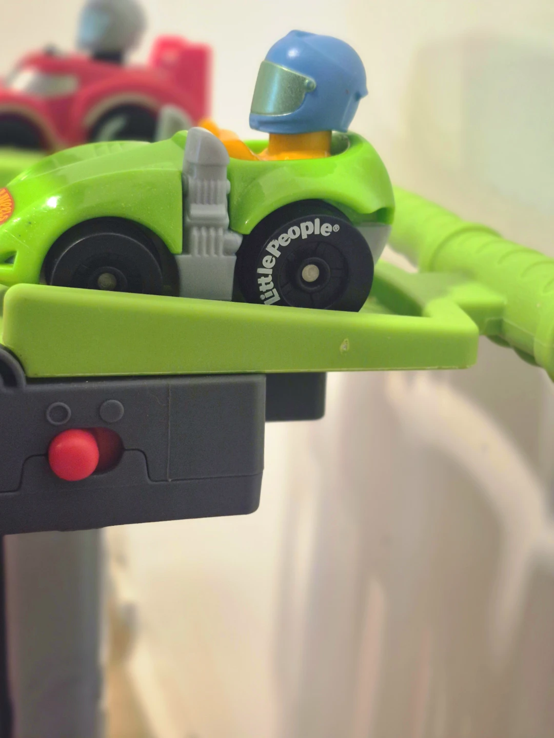 Fisher-Price Little People Hot Wheels Racing Set - photo 3