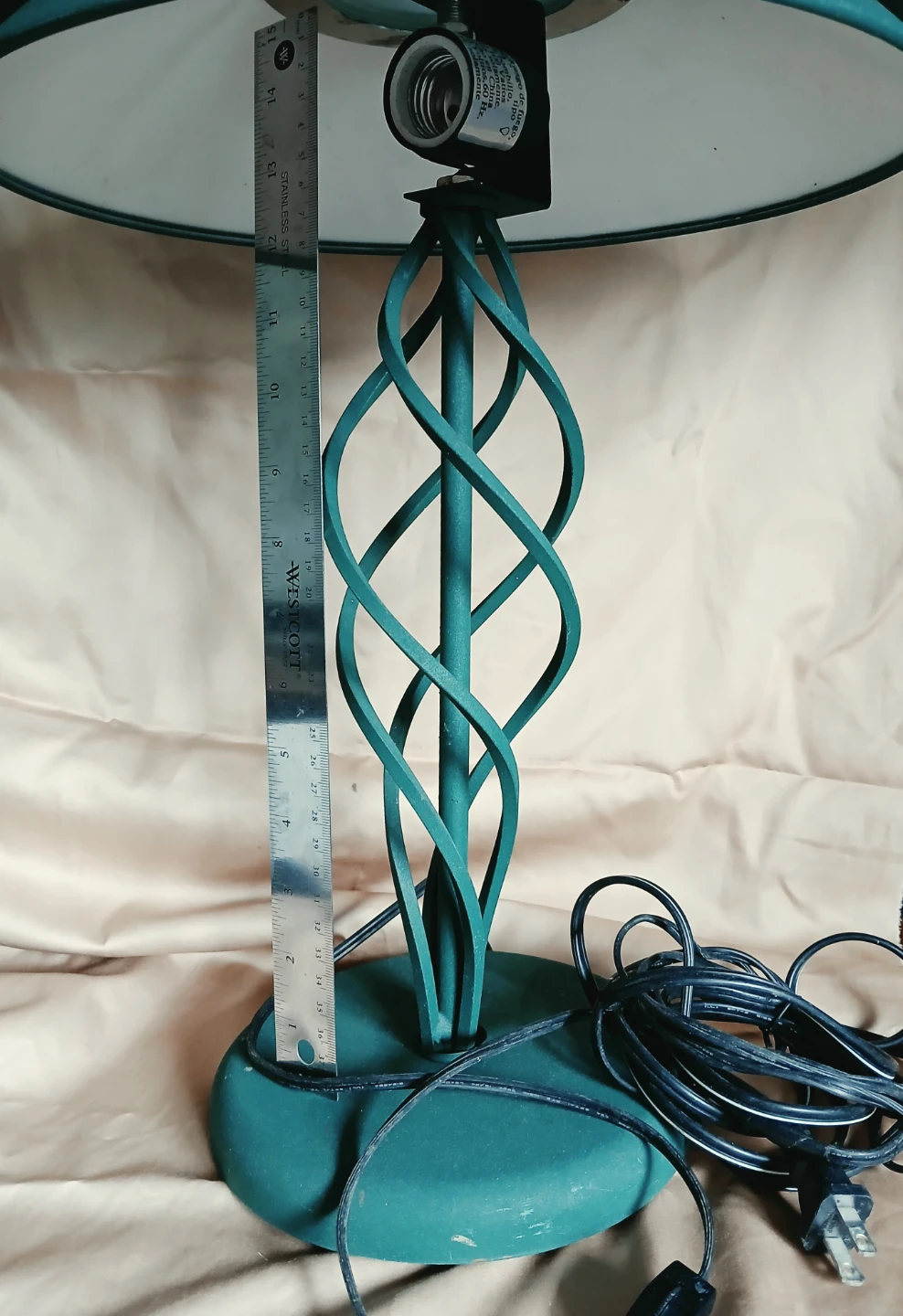 Green Spiral Metal Table Lamp - photo 5