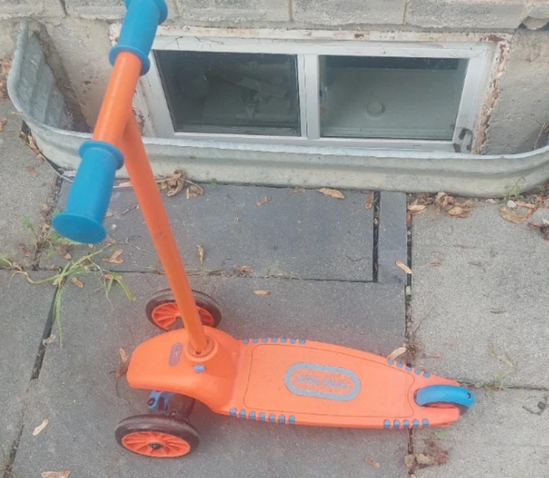 Little Tikes Lean to Turn Scooter