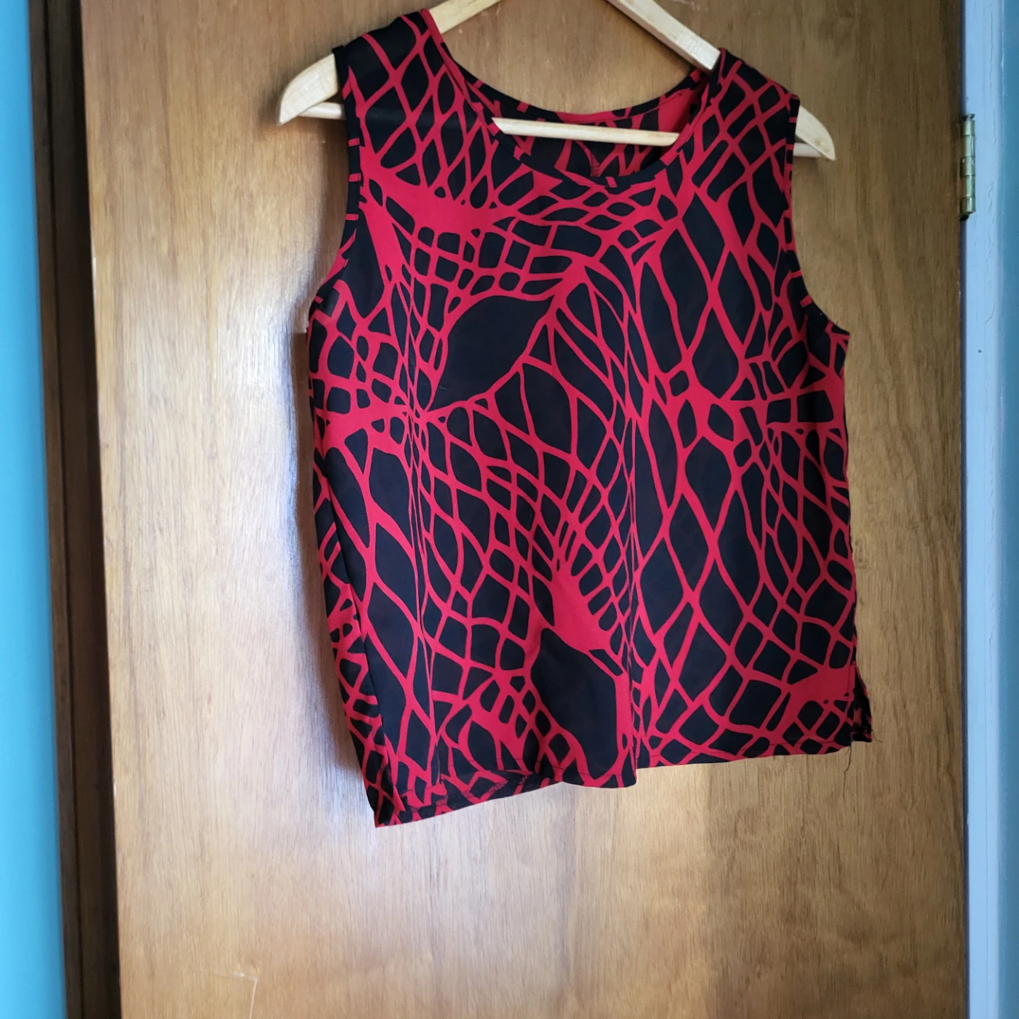Red and Black Patterned Sleeveless Top - photo 3