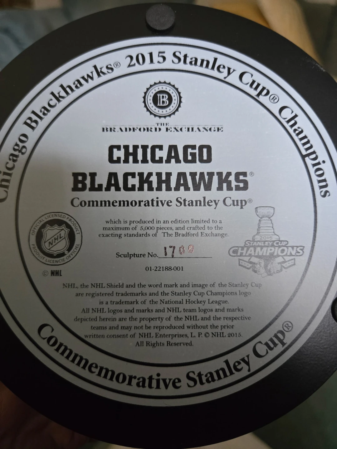 2015 Chicago Blackhawks Stanley Cup Commemorative Trophy - photo 4