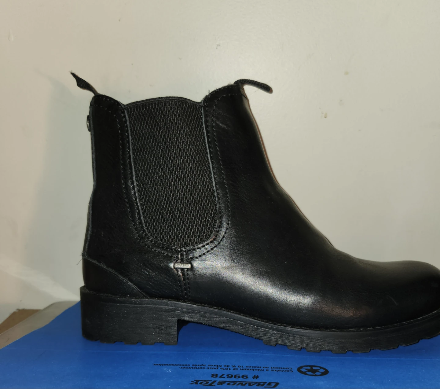 NEW Ladies Pajar leather pull up bootie - photo 3